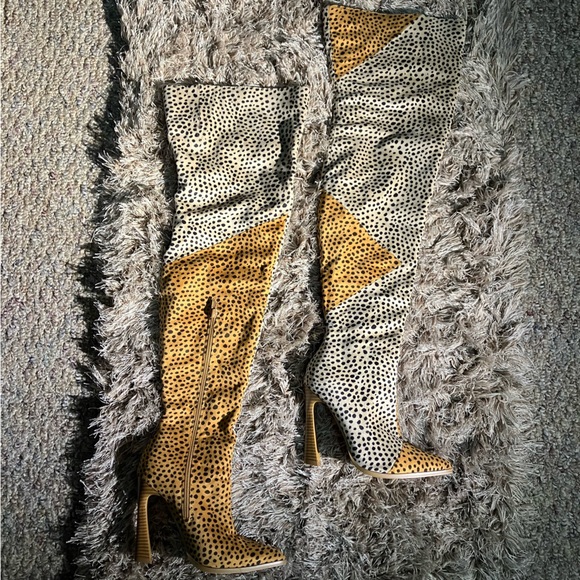 Fashion Nova animal print long boots - Picture 1 of 7